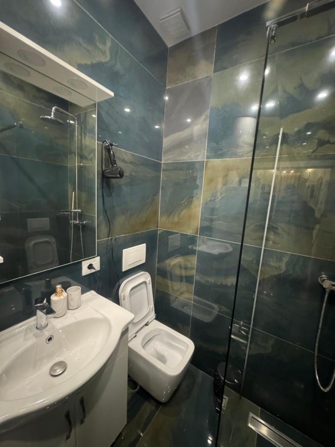 Altair Apartment Тирана Екстер'єр фото
